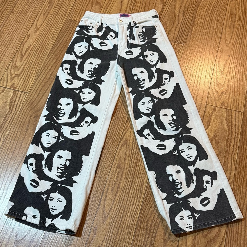 EDIKTED Jeans Graphic Face Print Size Small
